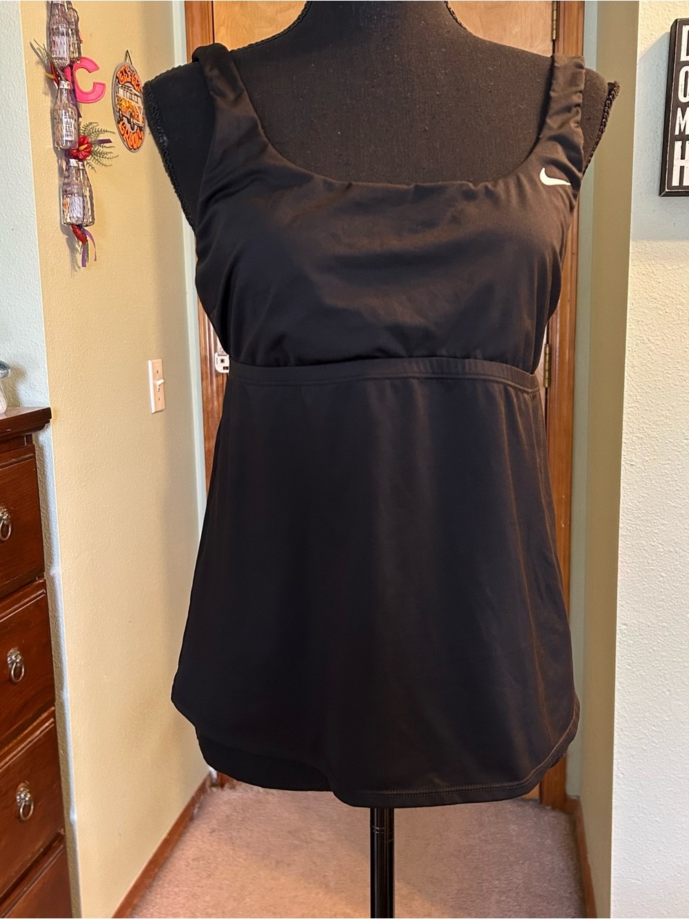 Nike black scoop neck tankini top adjustable straps size L beach summer vacation